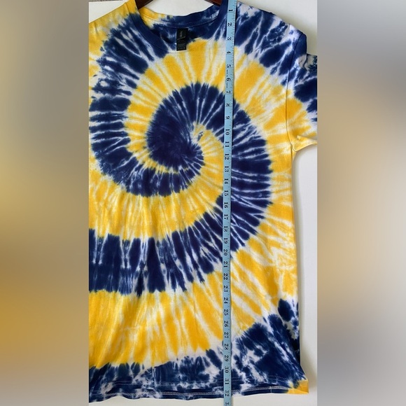 GILDAN Heavy Cotton Medium Tie Dye TShirt Blue Yellow Spiral Michigan Wolverines - Picture 11 of 11